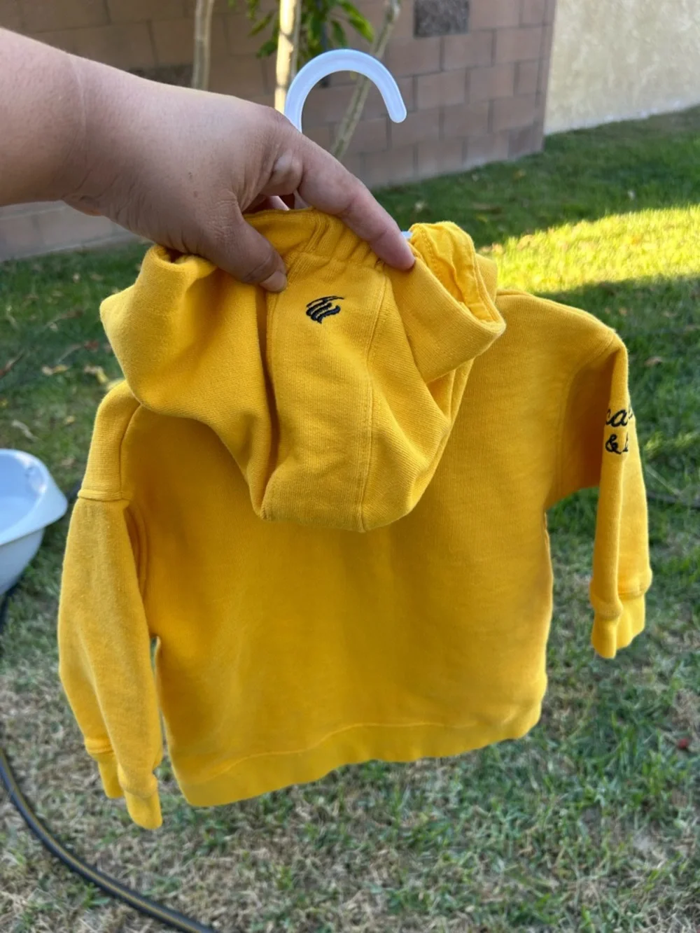 Rocawear front pockets yellow