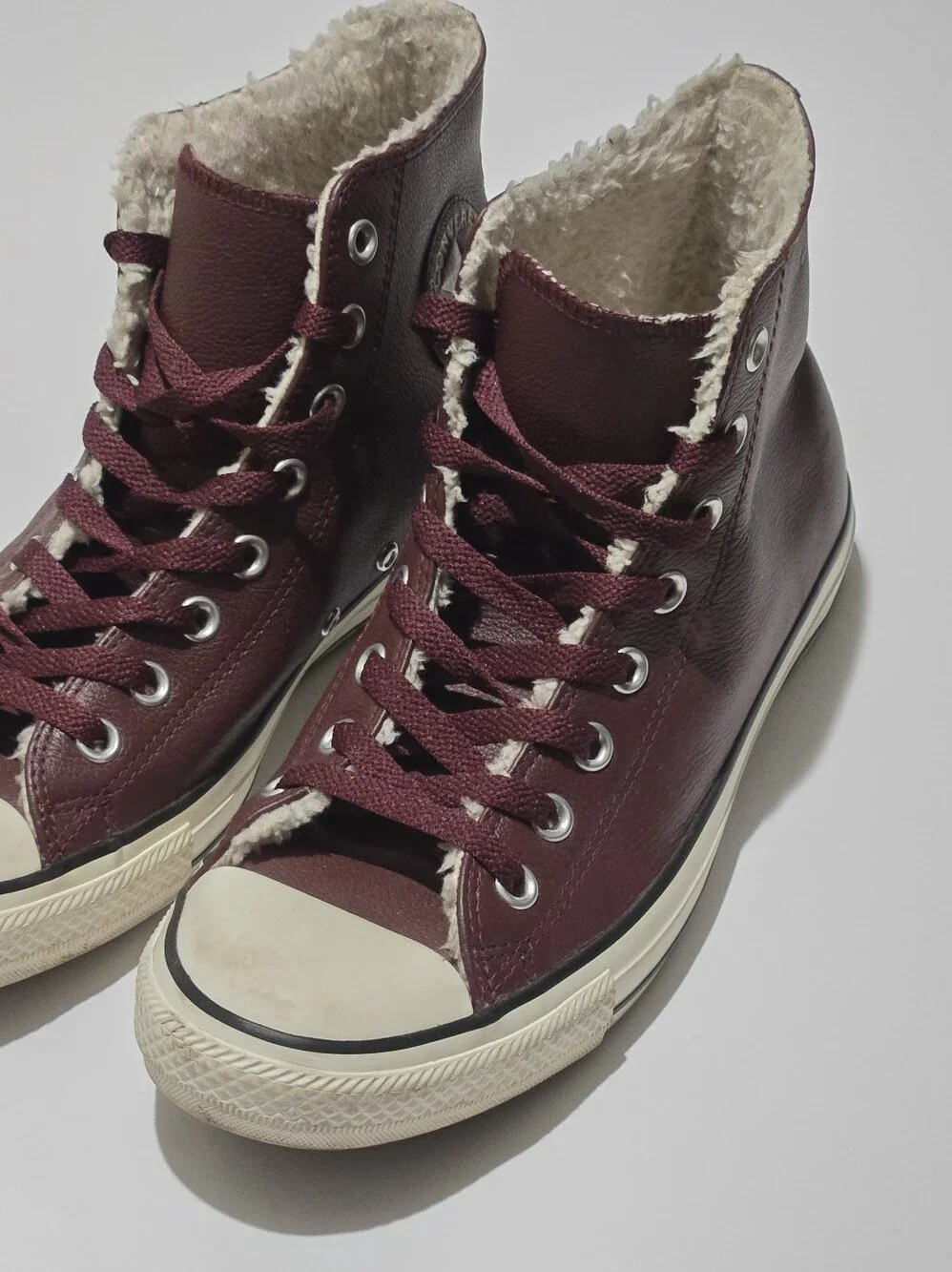 Converse Chuck Taylor Leather Faux Fur Lined Hi-Top Burgundy Sneaker Womens 10