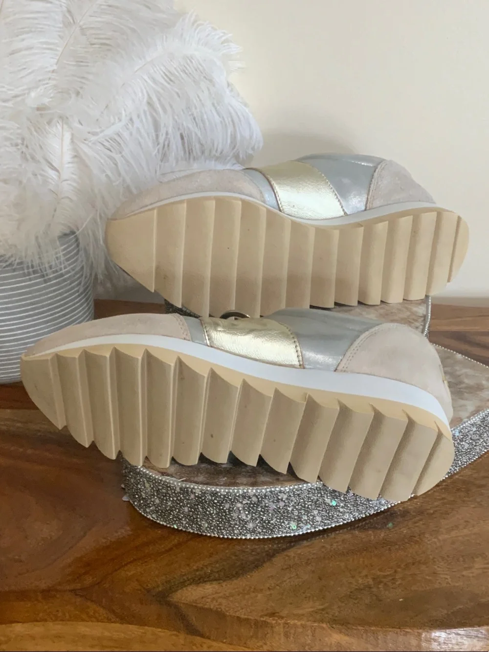 Dkny stylish platform