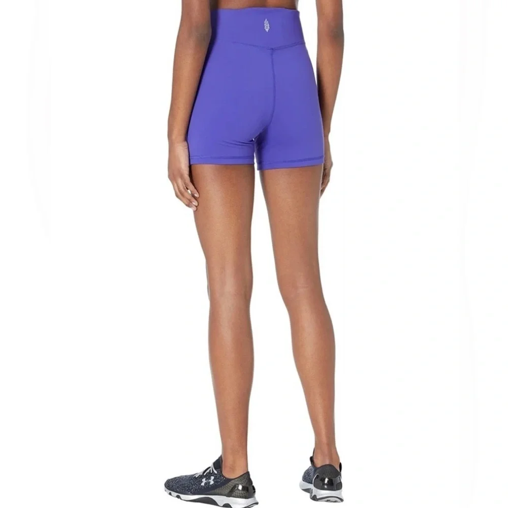 Free People listings back