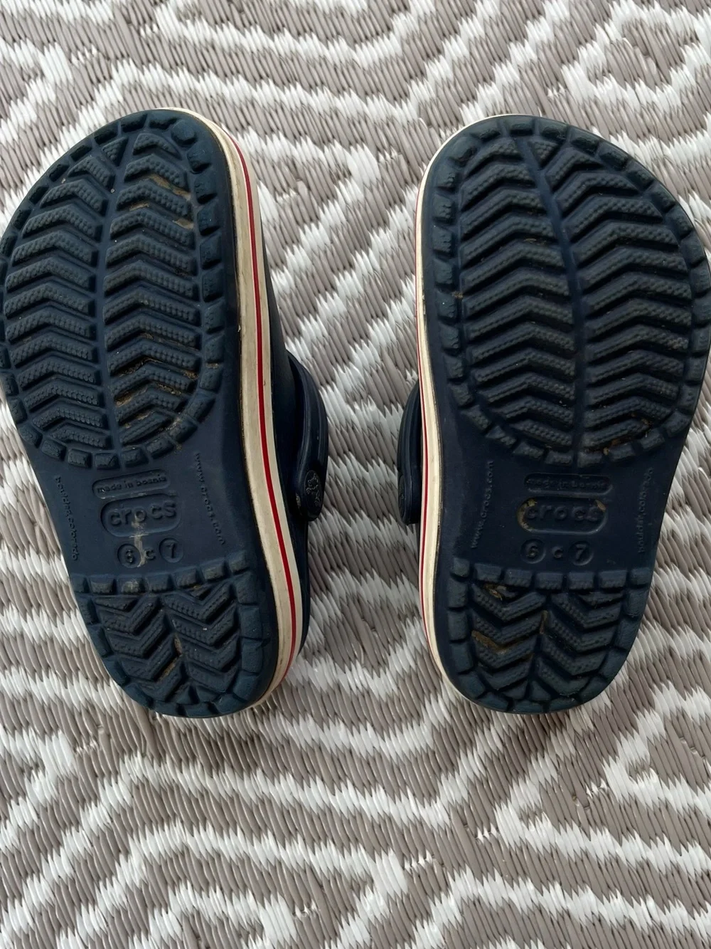 CROCS clean heel size