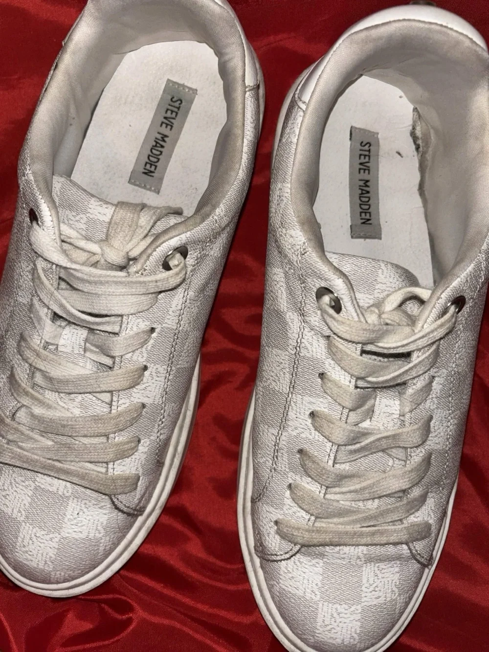 Steve Madden low top