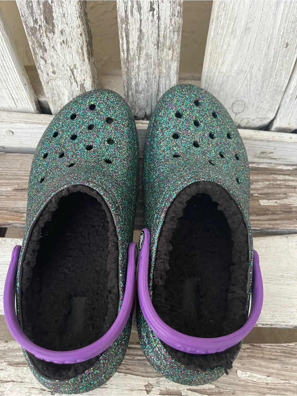 CROCS keep little