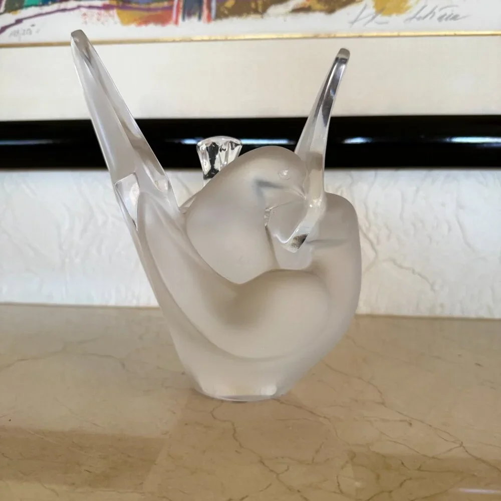 Lalique material cracks marc