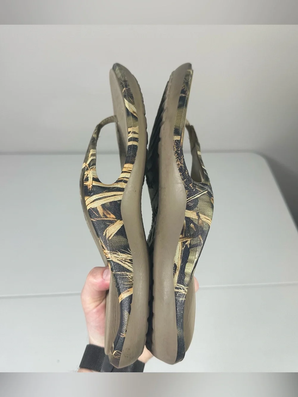 CROCS realtree baja sandals