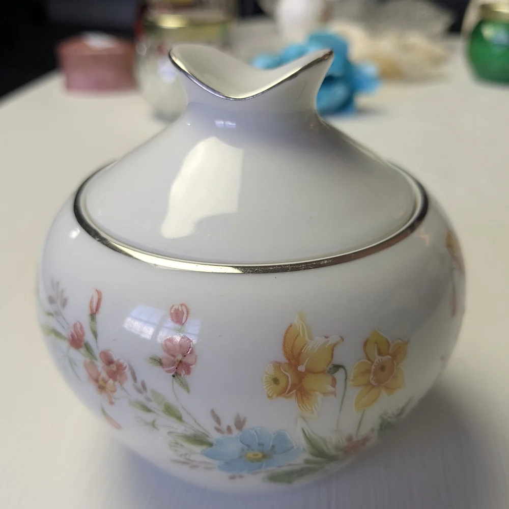 Berkshire trinket as bowl