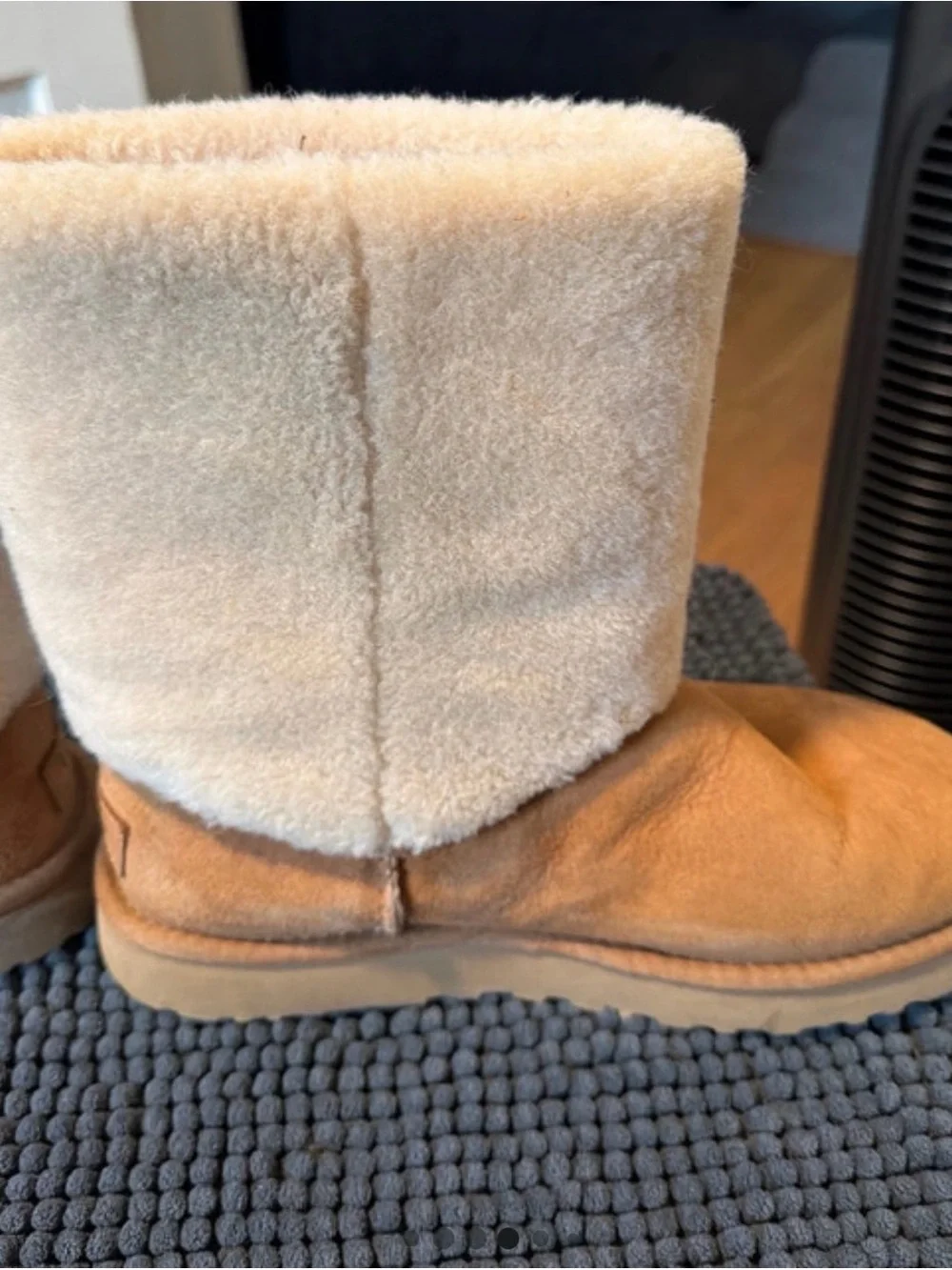 UGG style design