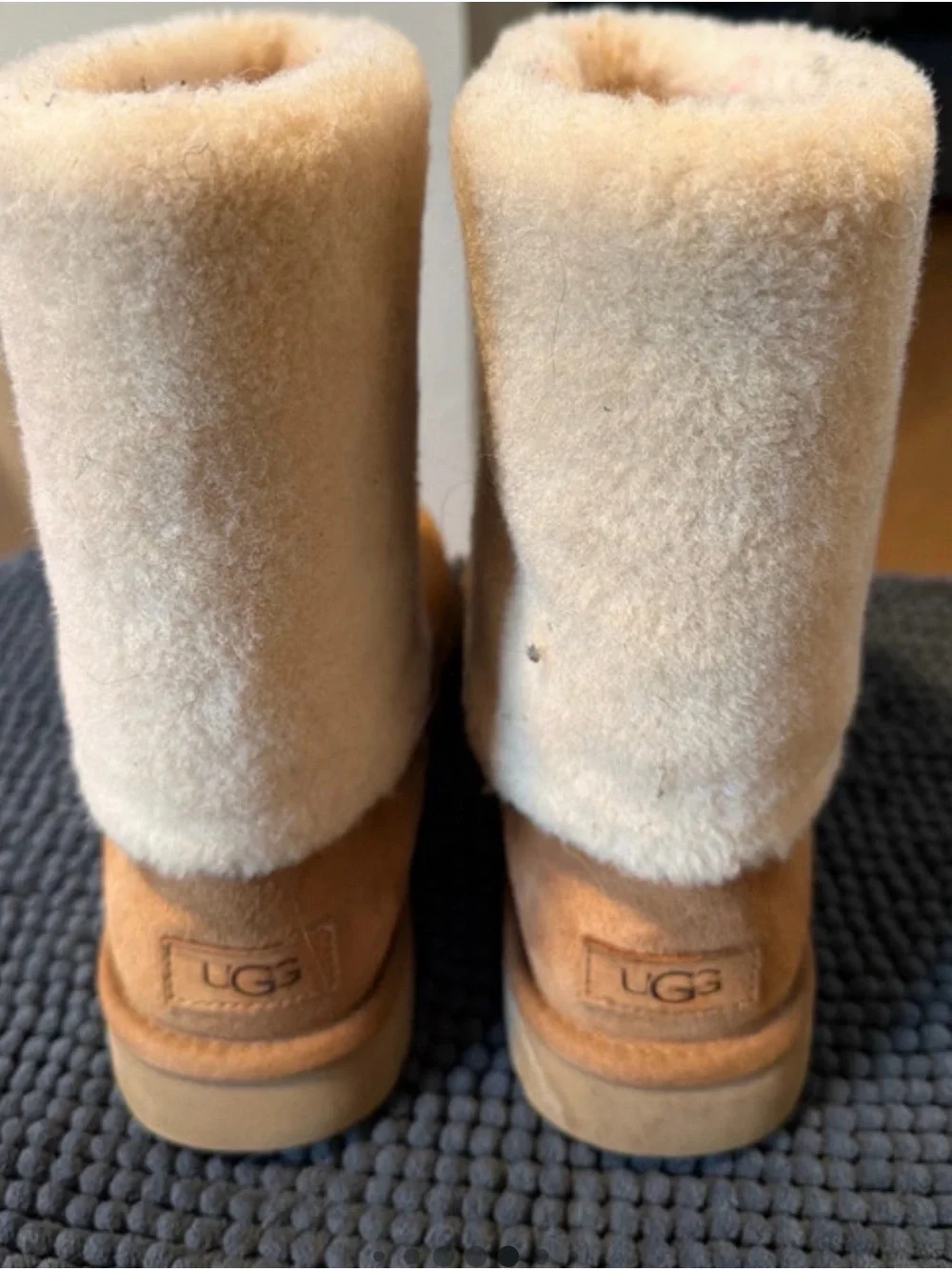 UGG slip easy
