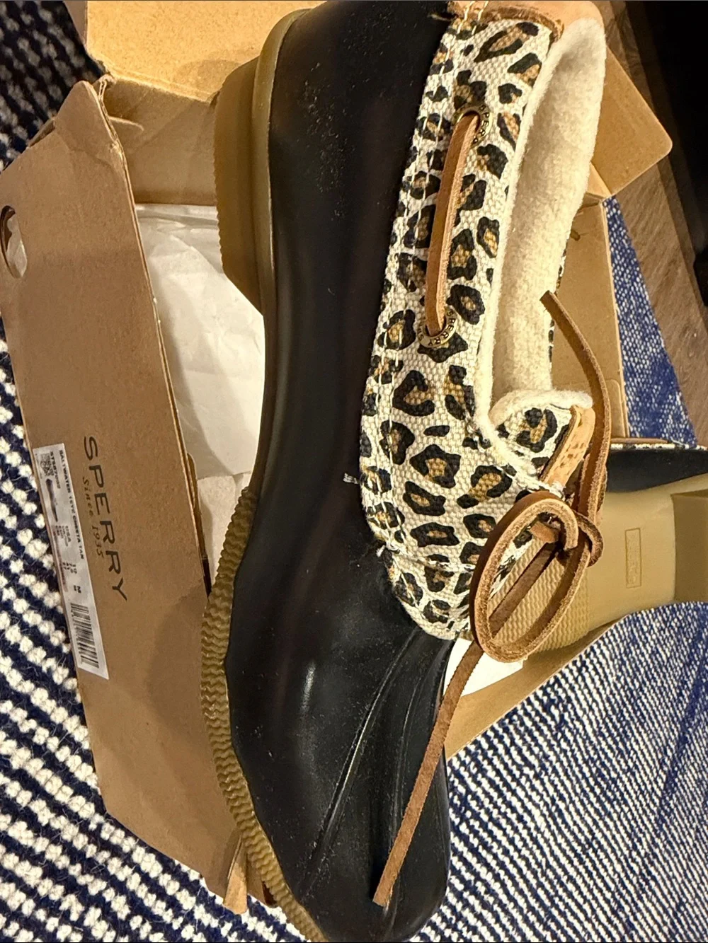 Sperry cuff warmth print