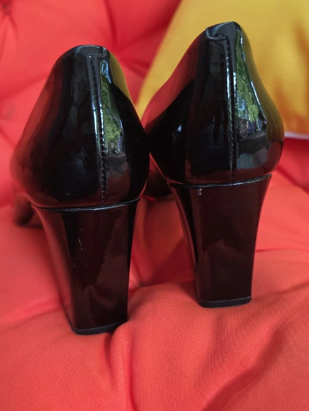 Tory Burch shoe leather gold