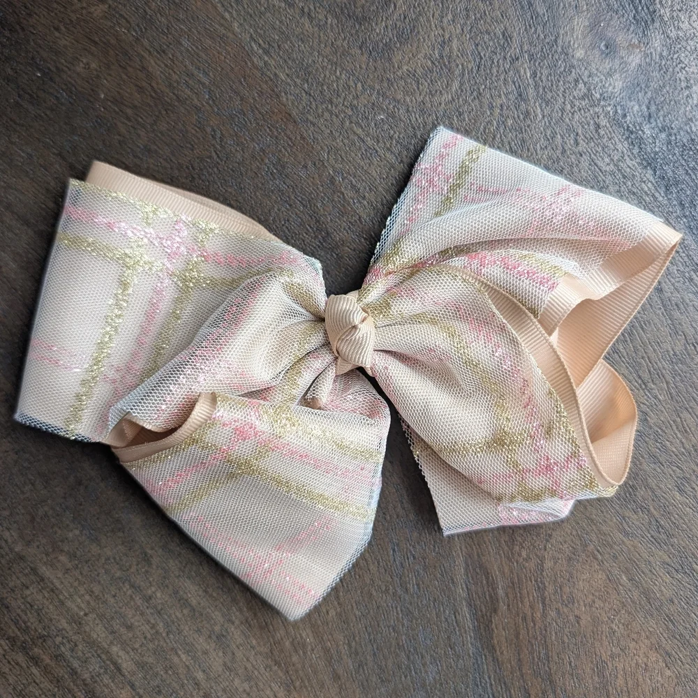 N/A made pink bow