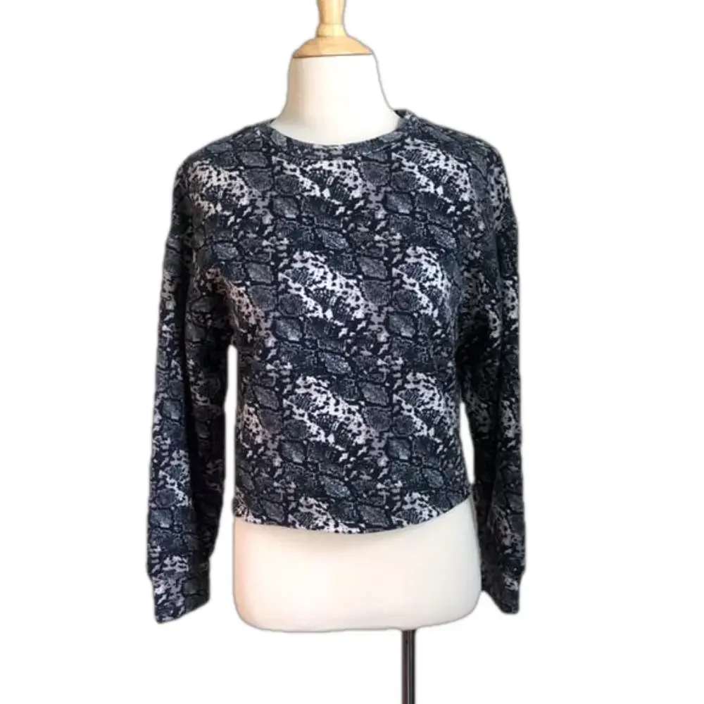 ZARA Women's Small Black Snakeskin Print‎ Long Sleeve Crop Top Cozy Comfy