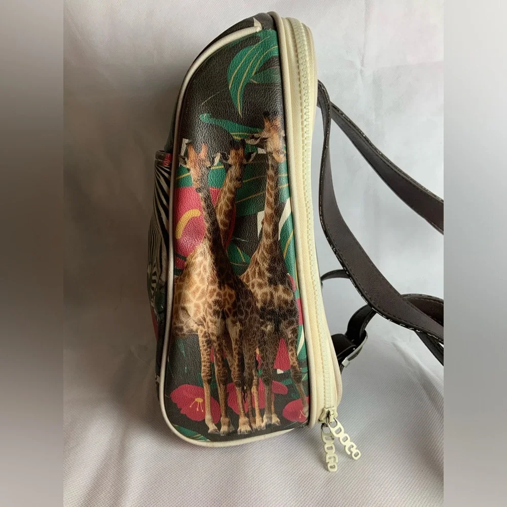 Dogo durable backpack construction