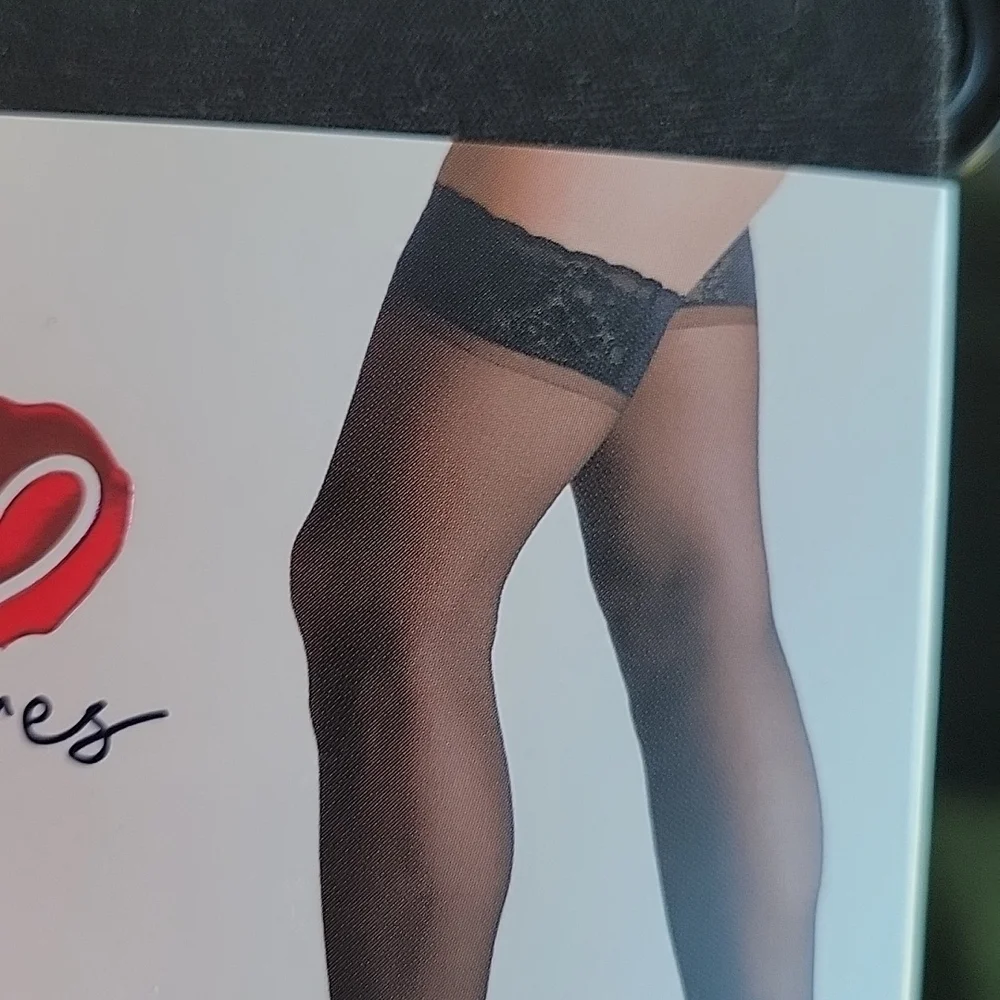 Secret Treasures thigh plus pair