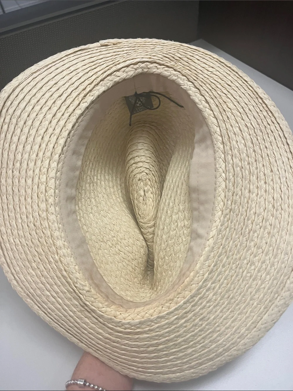 Vince Camuto brim offers free