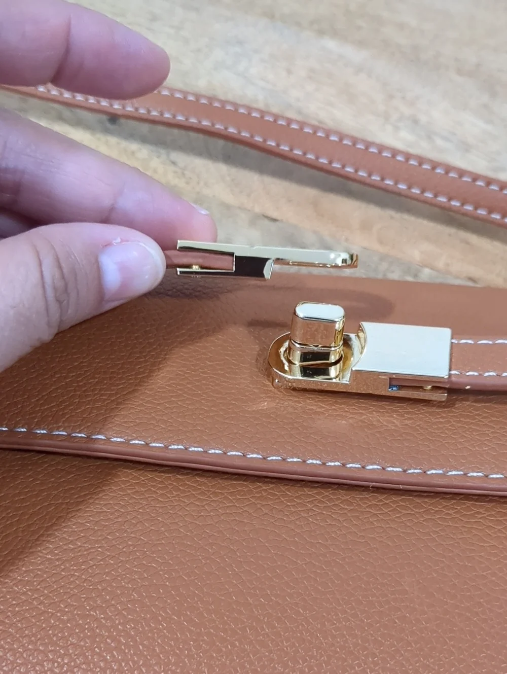 The Unbranded Brand sleek tan