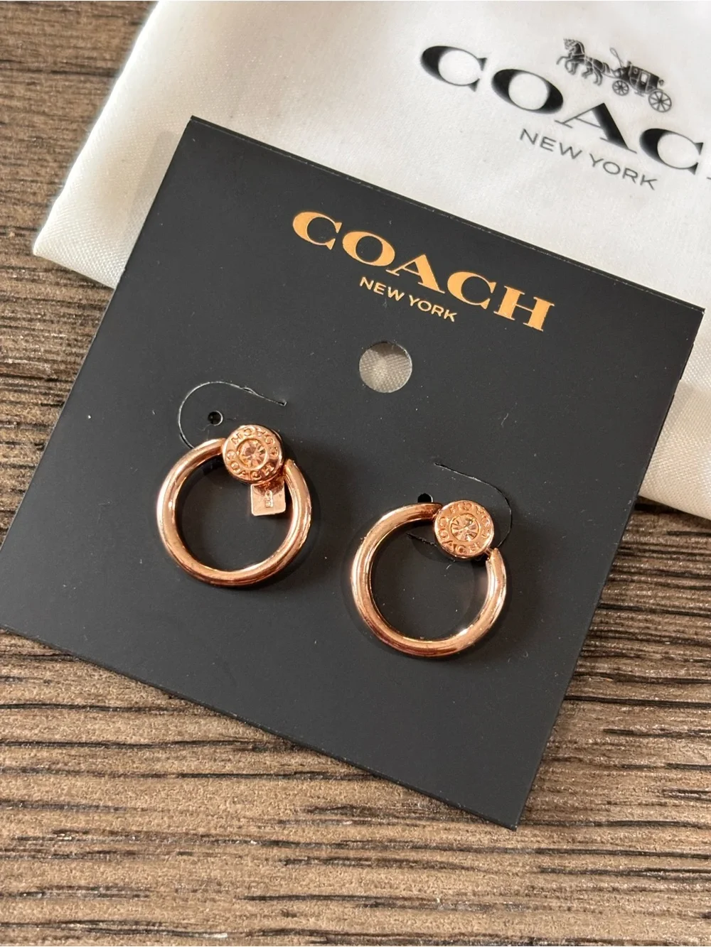 🆕 NWT Coach Rose Gold Open Circle Halo Logo Earrings ✨ Retail $88