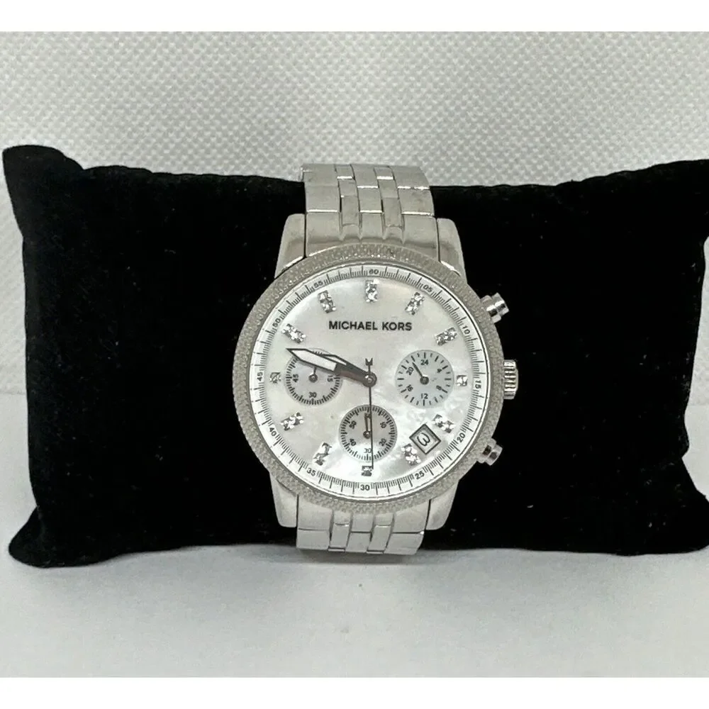 Michael Kors MK5020 Women's Silver Stainless Steel Analog Dial Wrist Watch NUL52