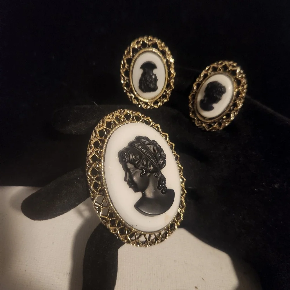 N/A vintage inspired