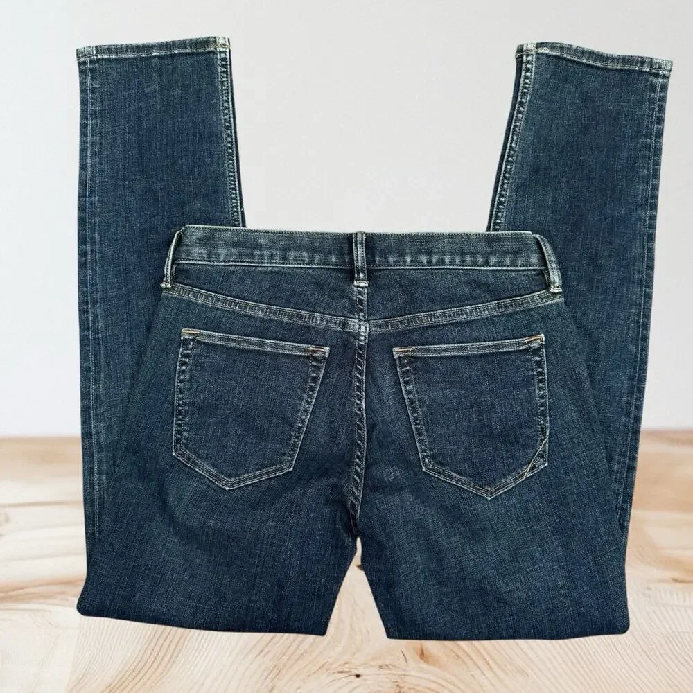 Banana Republic rise darkish