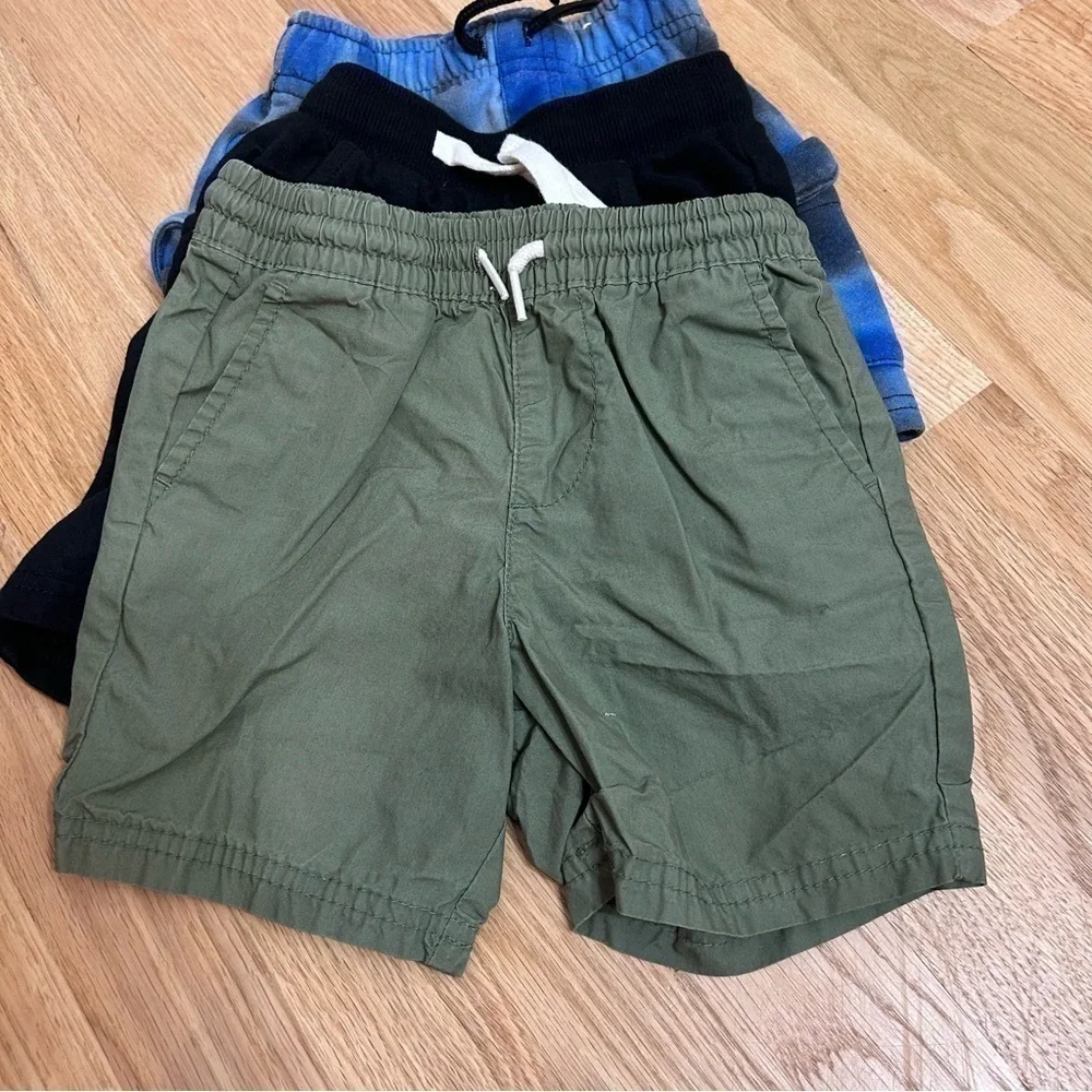 GAP 2t shorts
