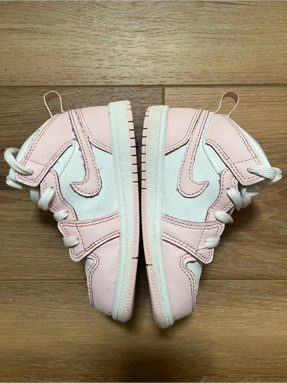 Nike adorable preowned