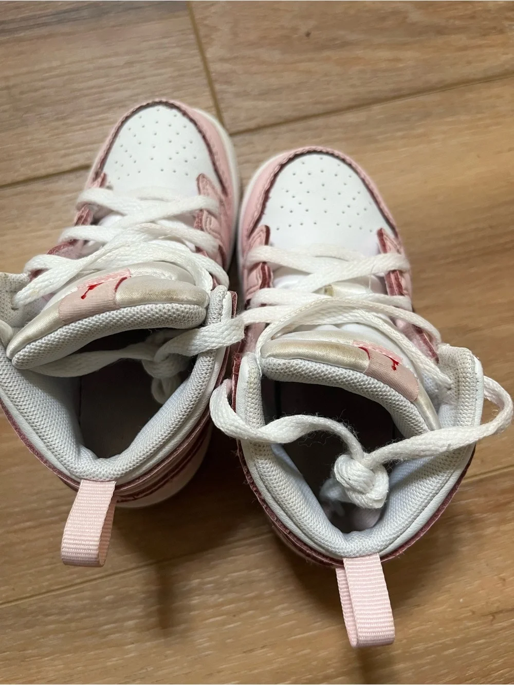 Nike adorable preowned