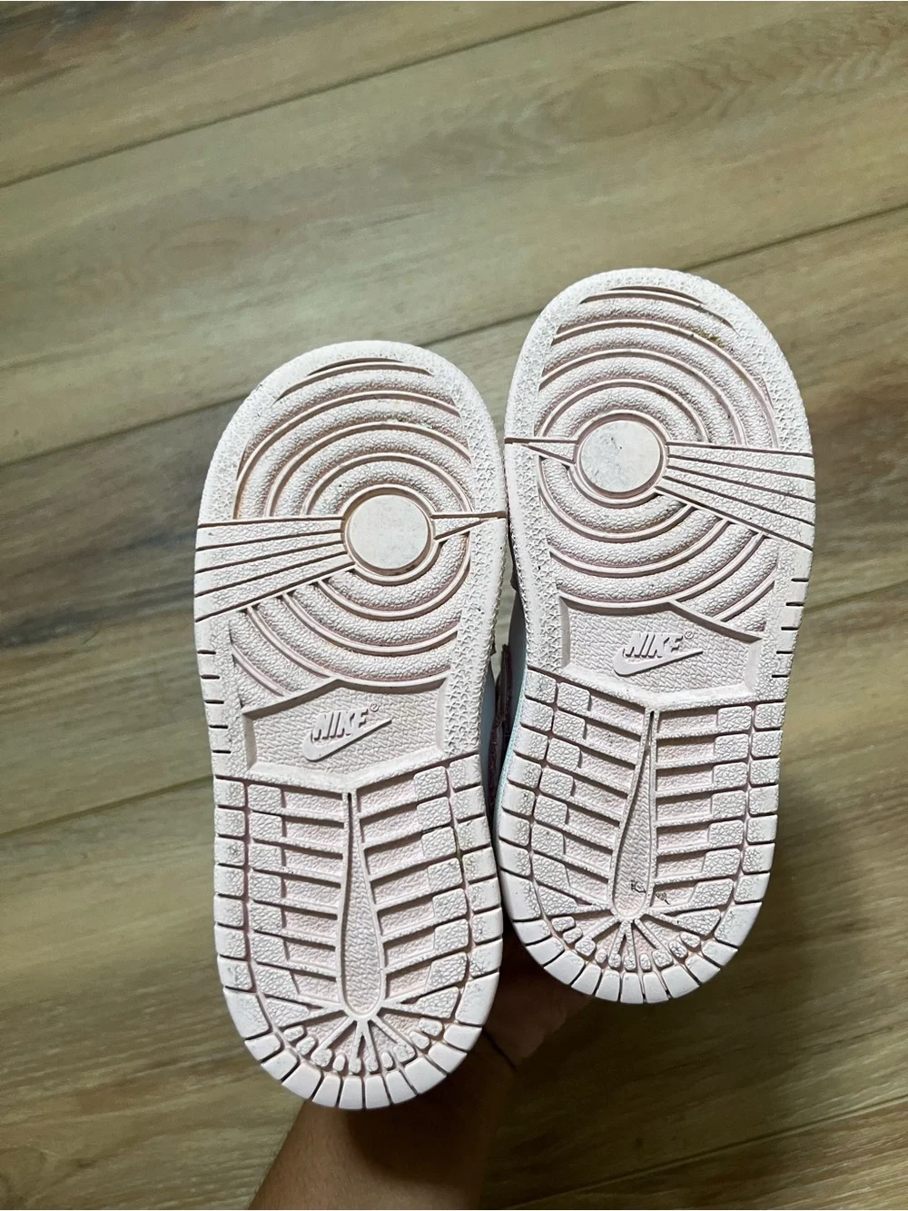 Nike adorable preowned
