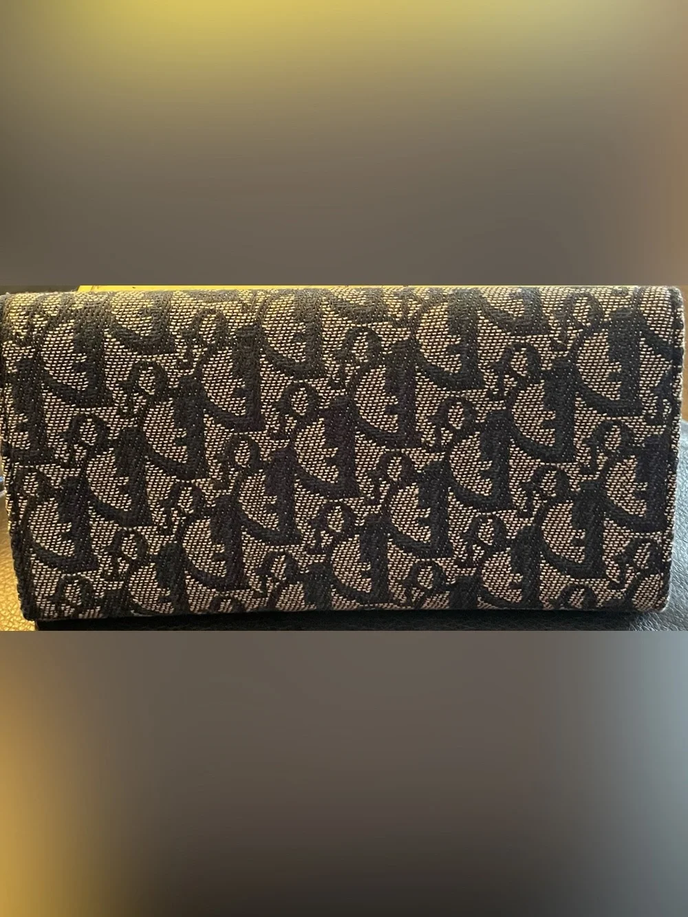 Dior contrast signature