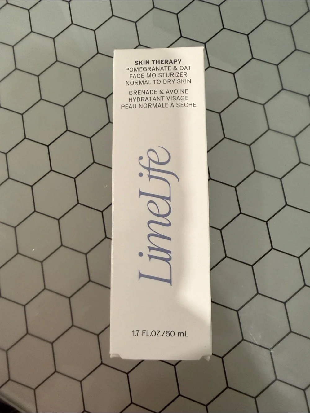LimeLife Skin Therapy Pomegranate & Oat Face Moisturizer – White