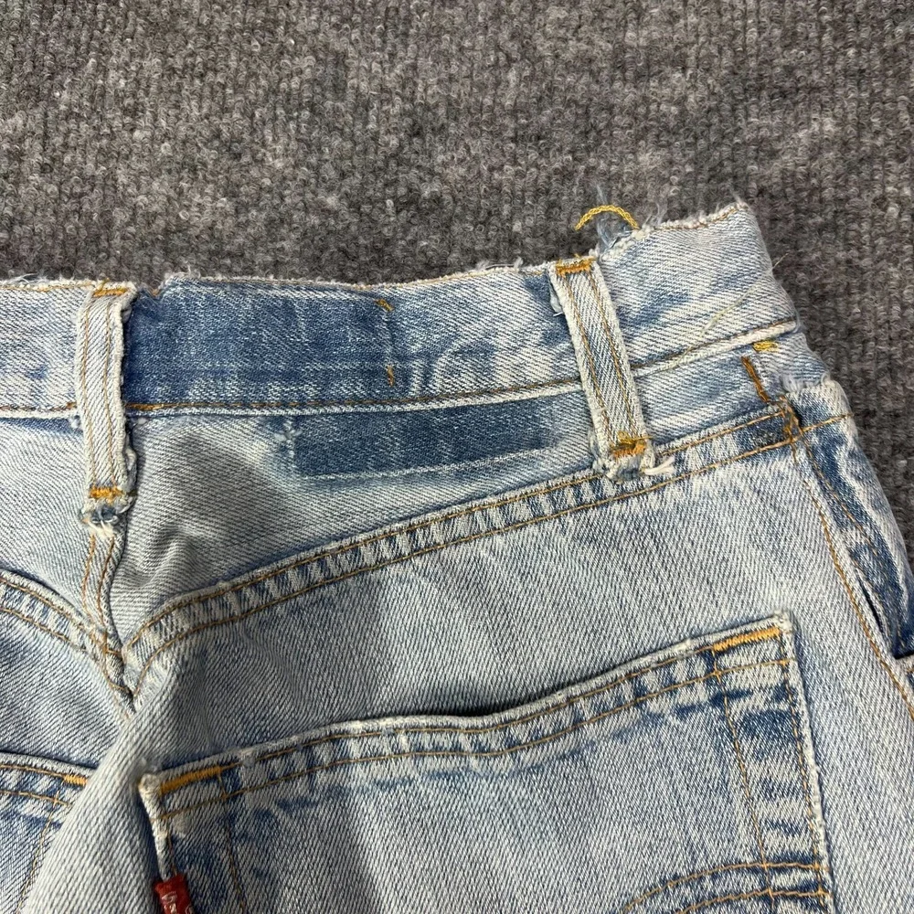 Levis description flaws
