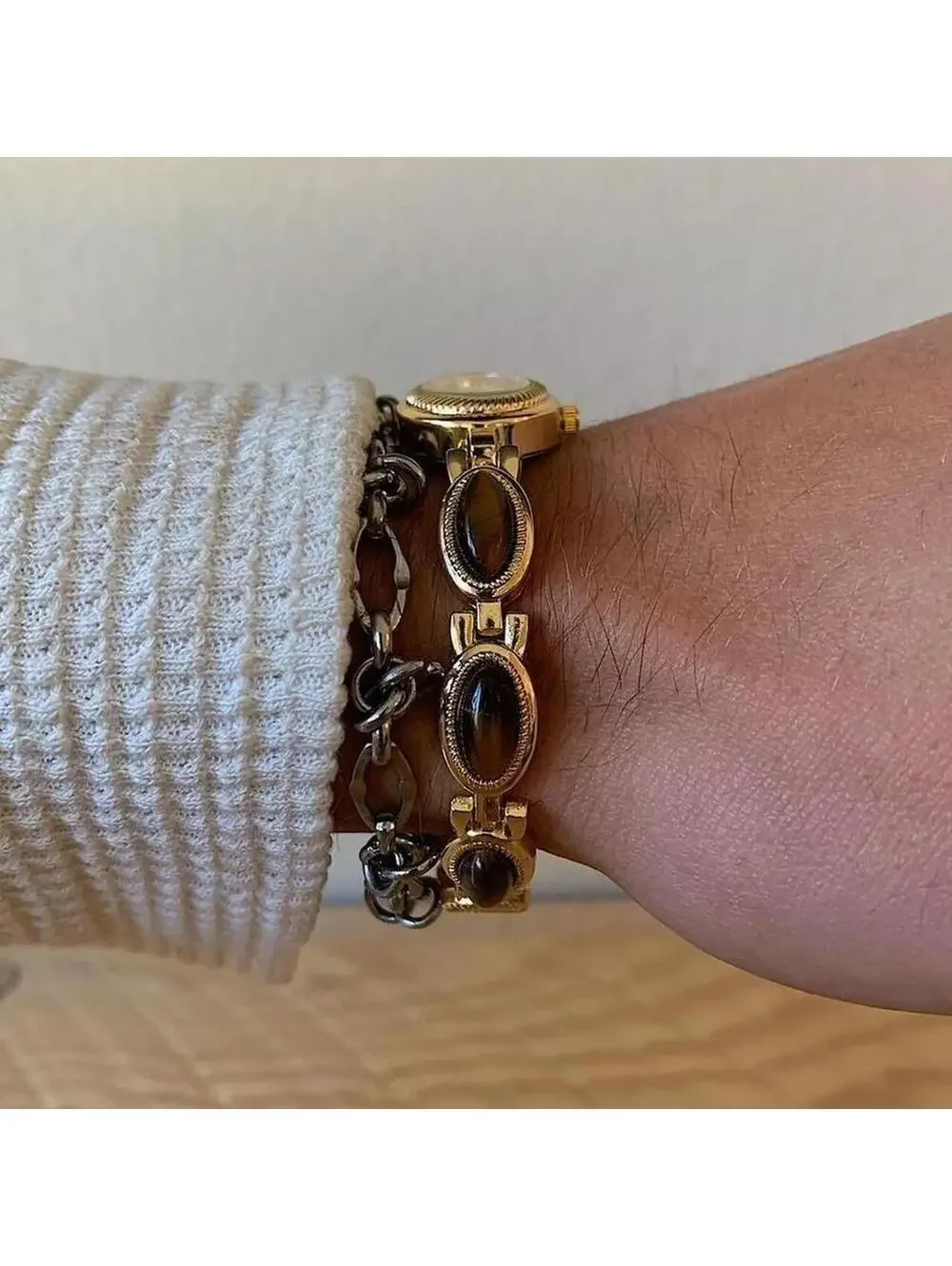 N/A gold inch watch