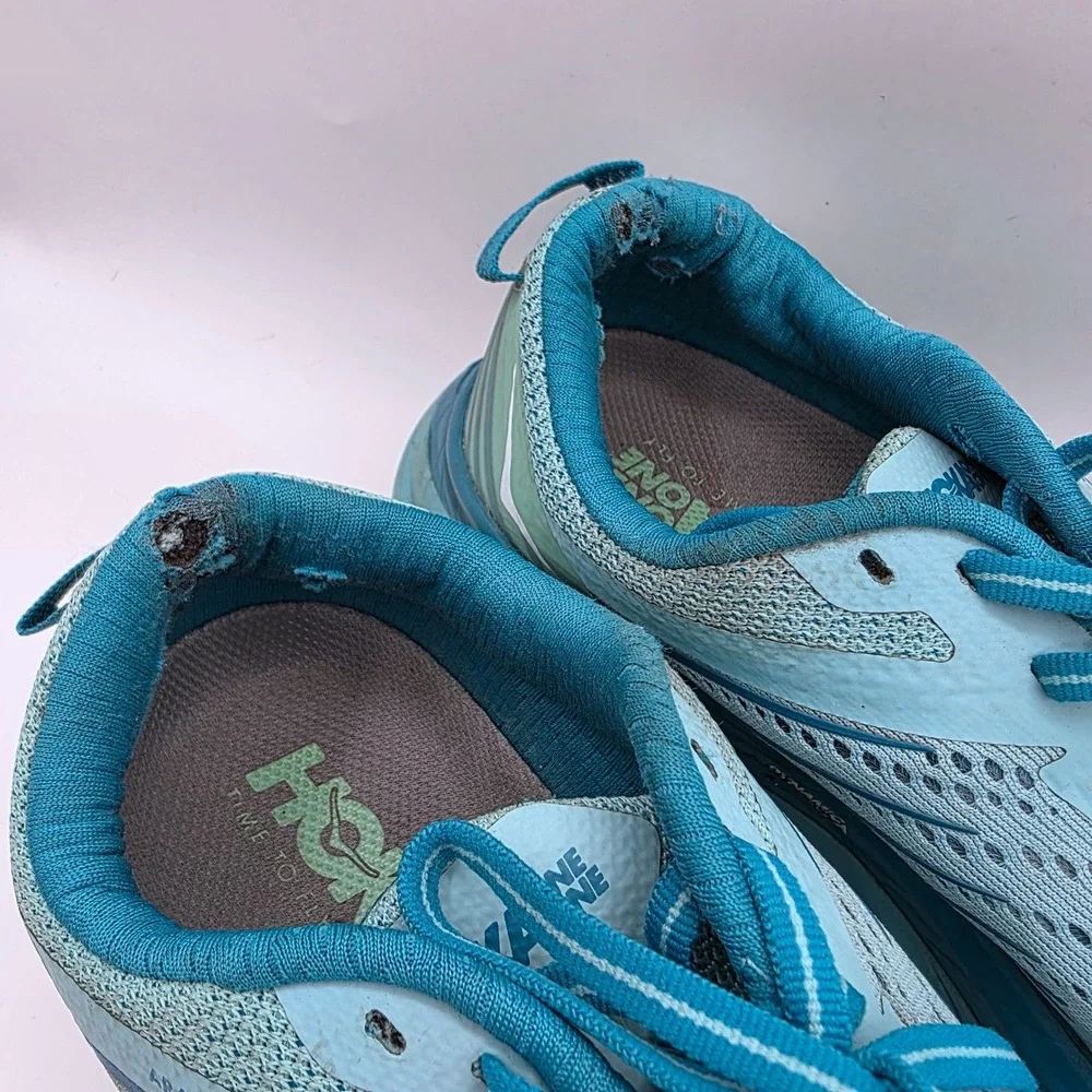 Hoka One One hoka one