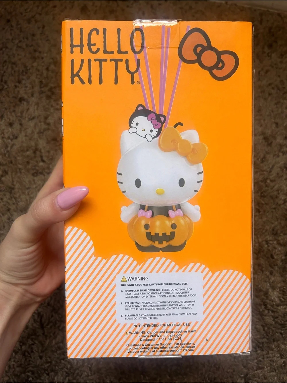 Hello Kitty includes ceramic diffuser