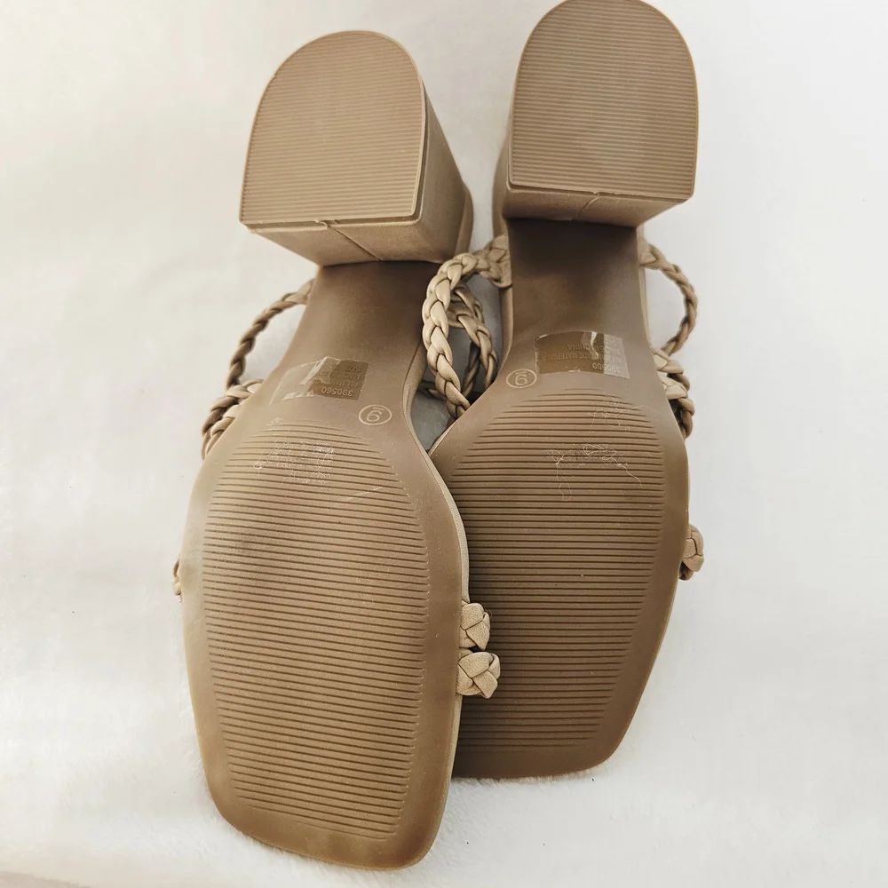 Charlotte Russe step into