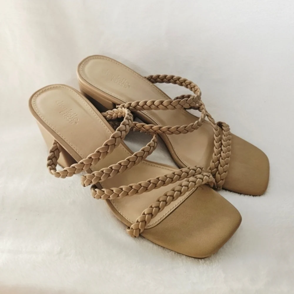 Charlotte Russe step into