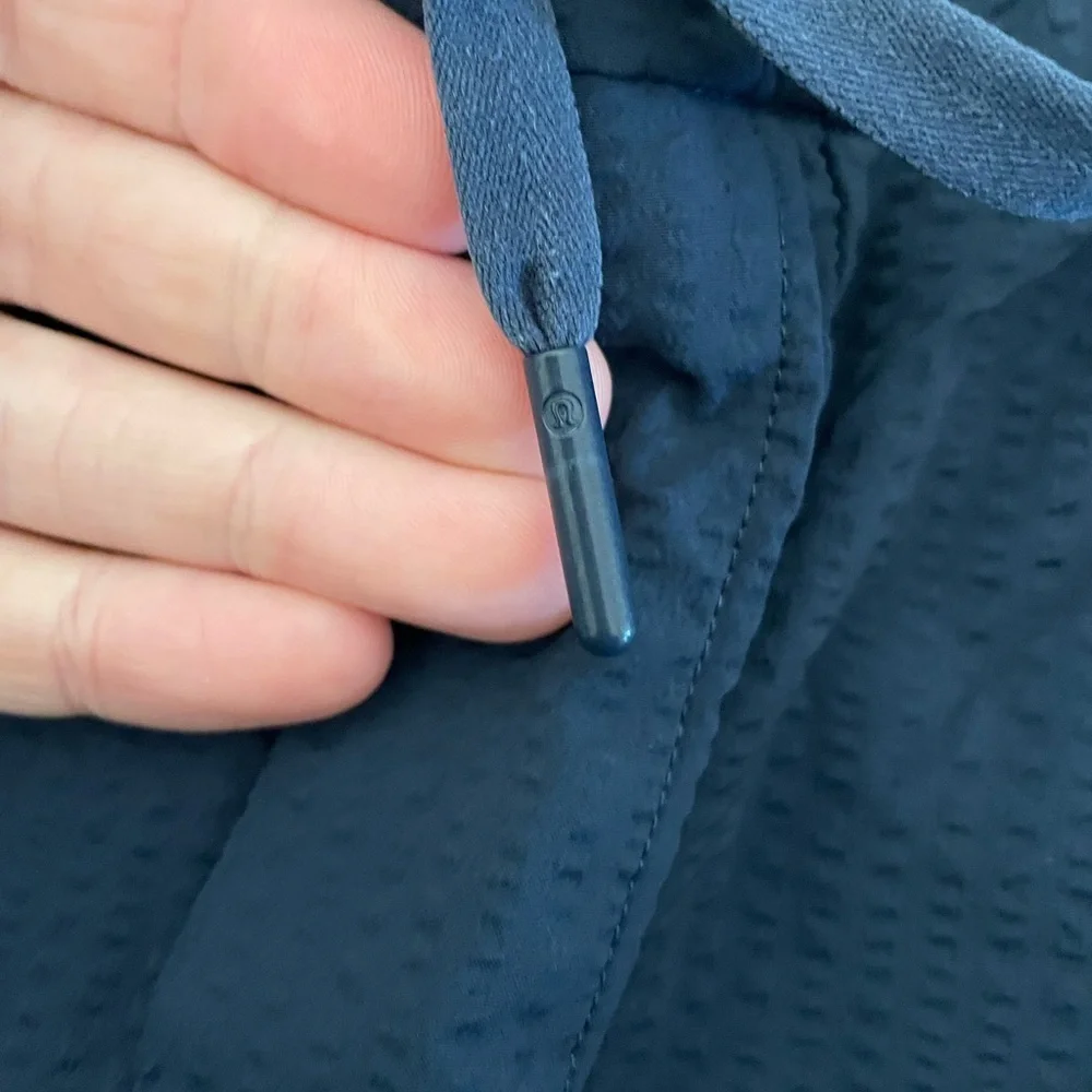 lululemon athletica zip pocket