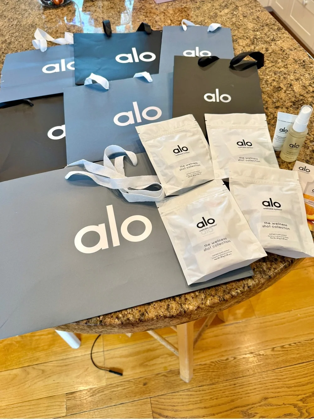 ALO Yoga unused magnesium