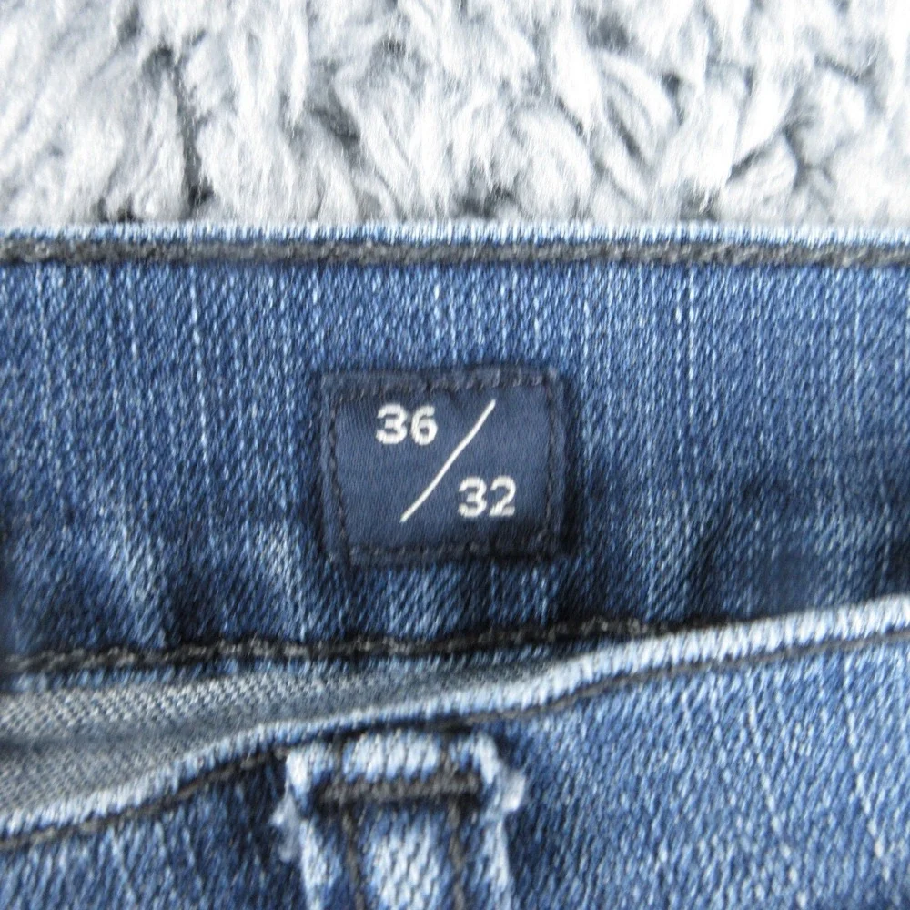 Lucky Brand tag shown quickly