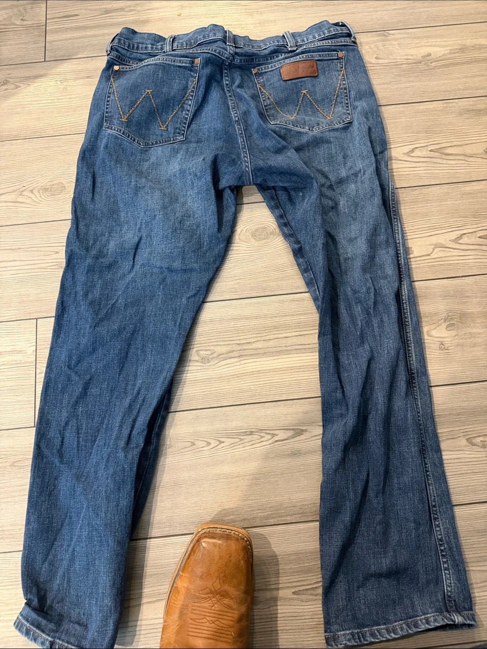 Wrangler Retro 10 comfortably