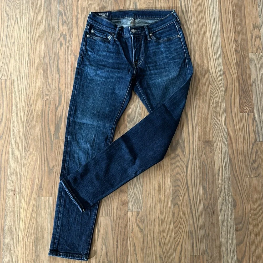 Abercrombie & Fitch 30 abercrombie