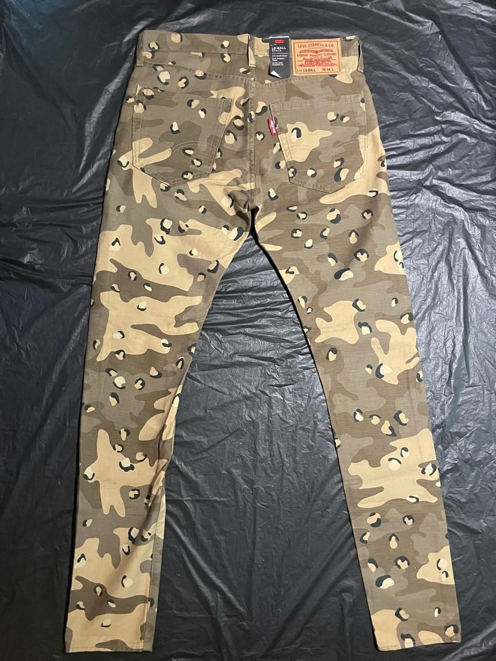 Levis waist ball laid