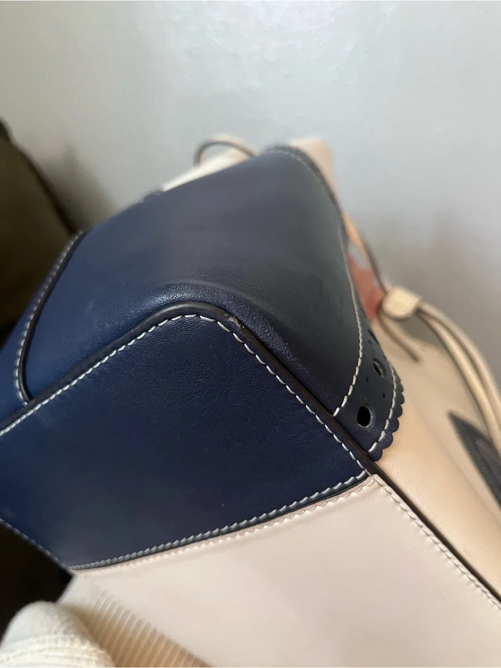 Tory Burch details width