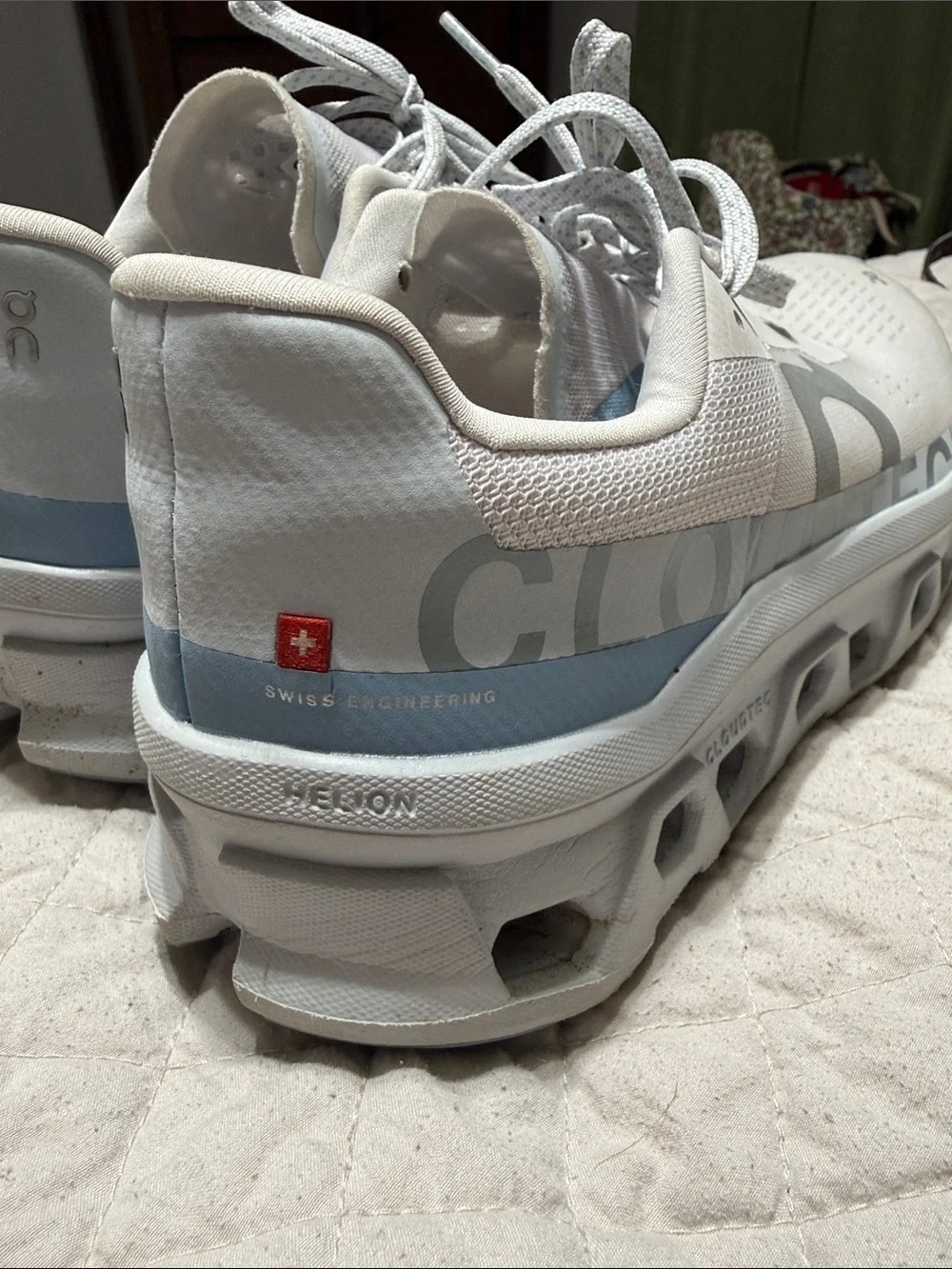 On Running cushioned look
