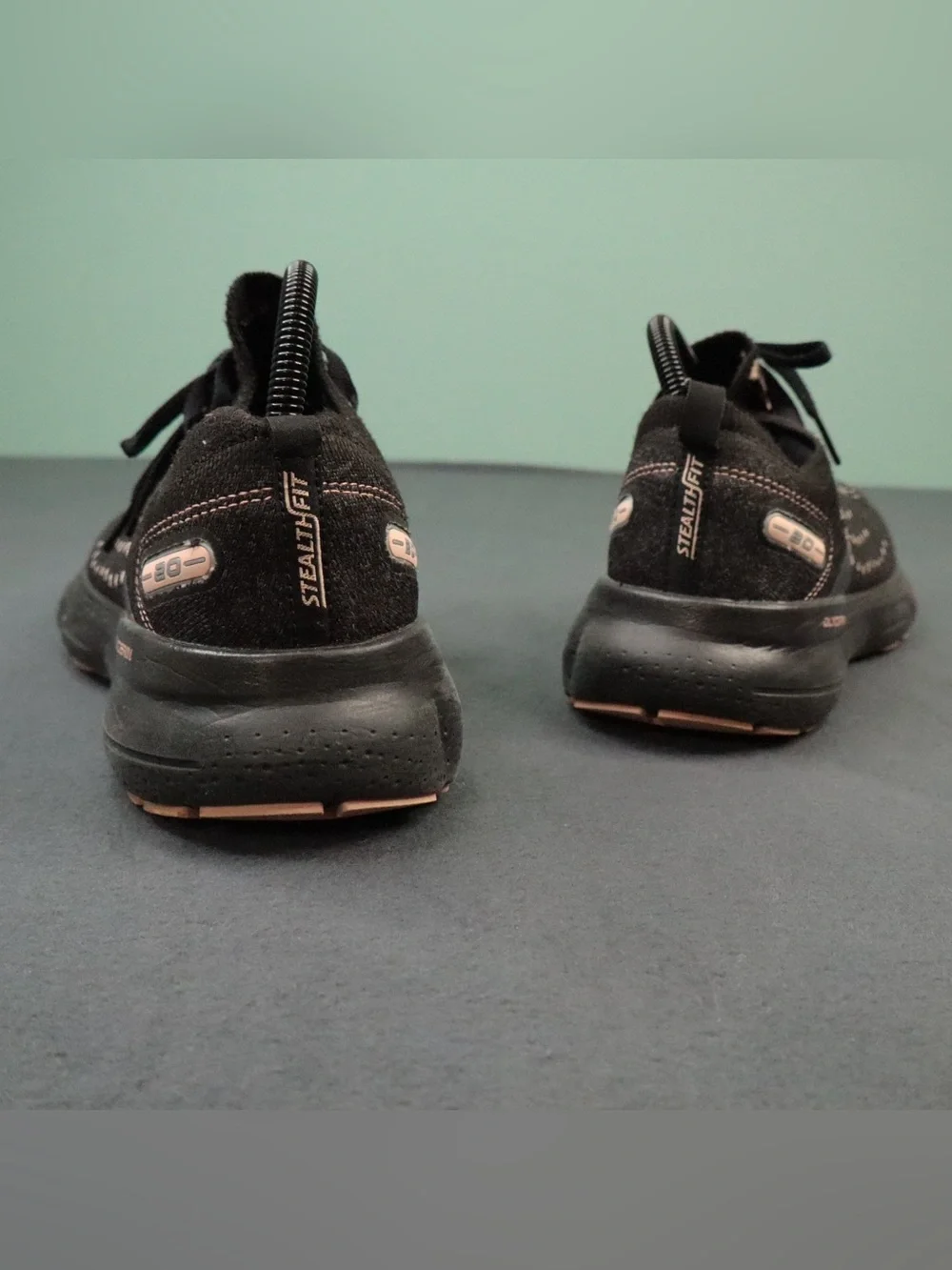 Brooks refer sleek