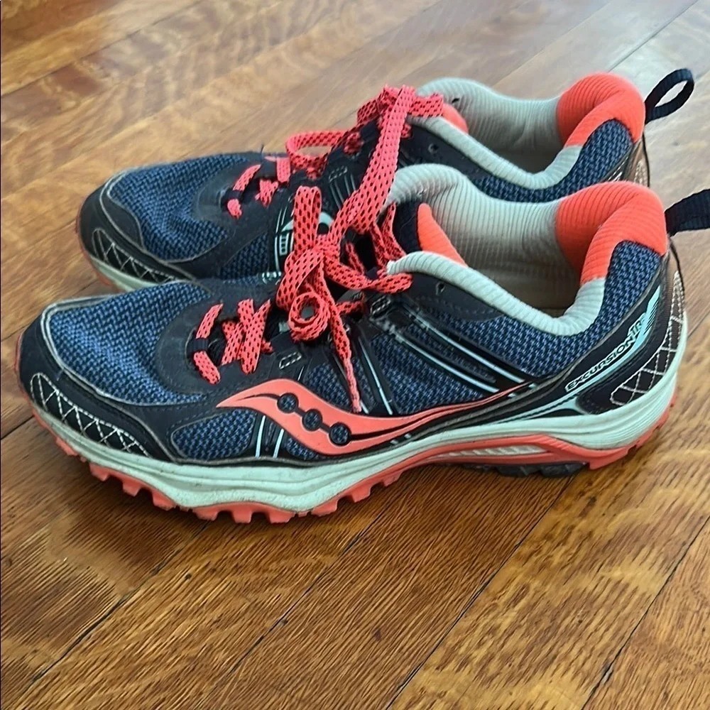 Saucony Blue and Pink Sneakers Breathable Mesh Design