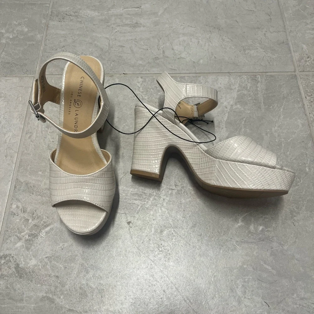 Chinese Laundry chic cream