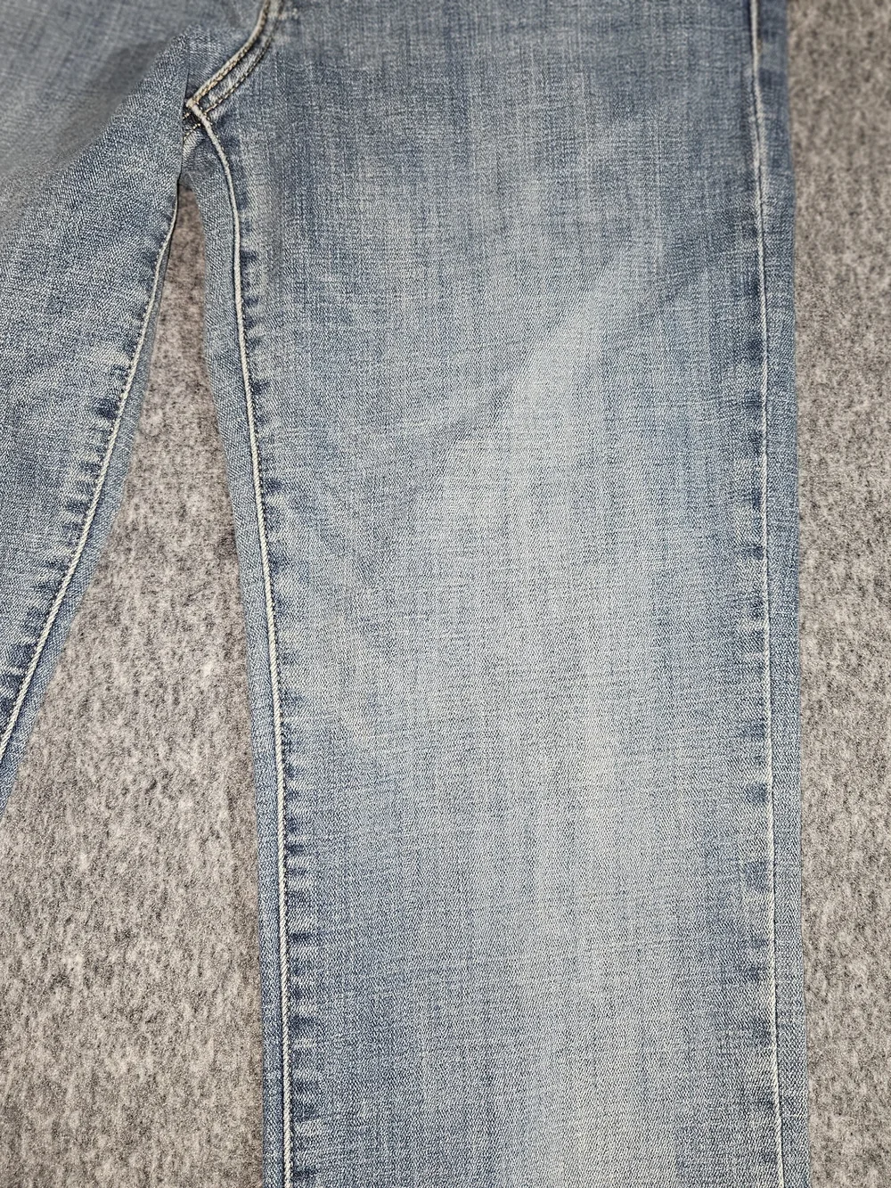 Levis Strauss slim straight