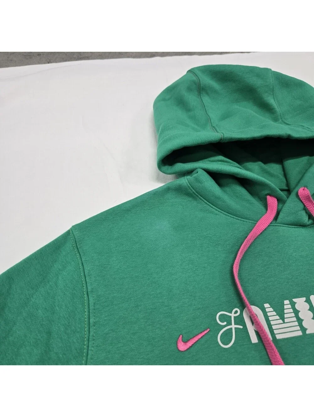 Nike light flaw