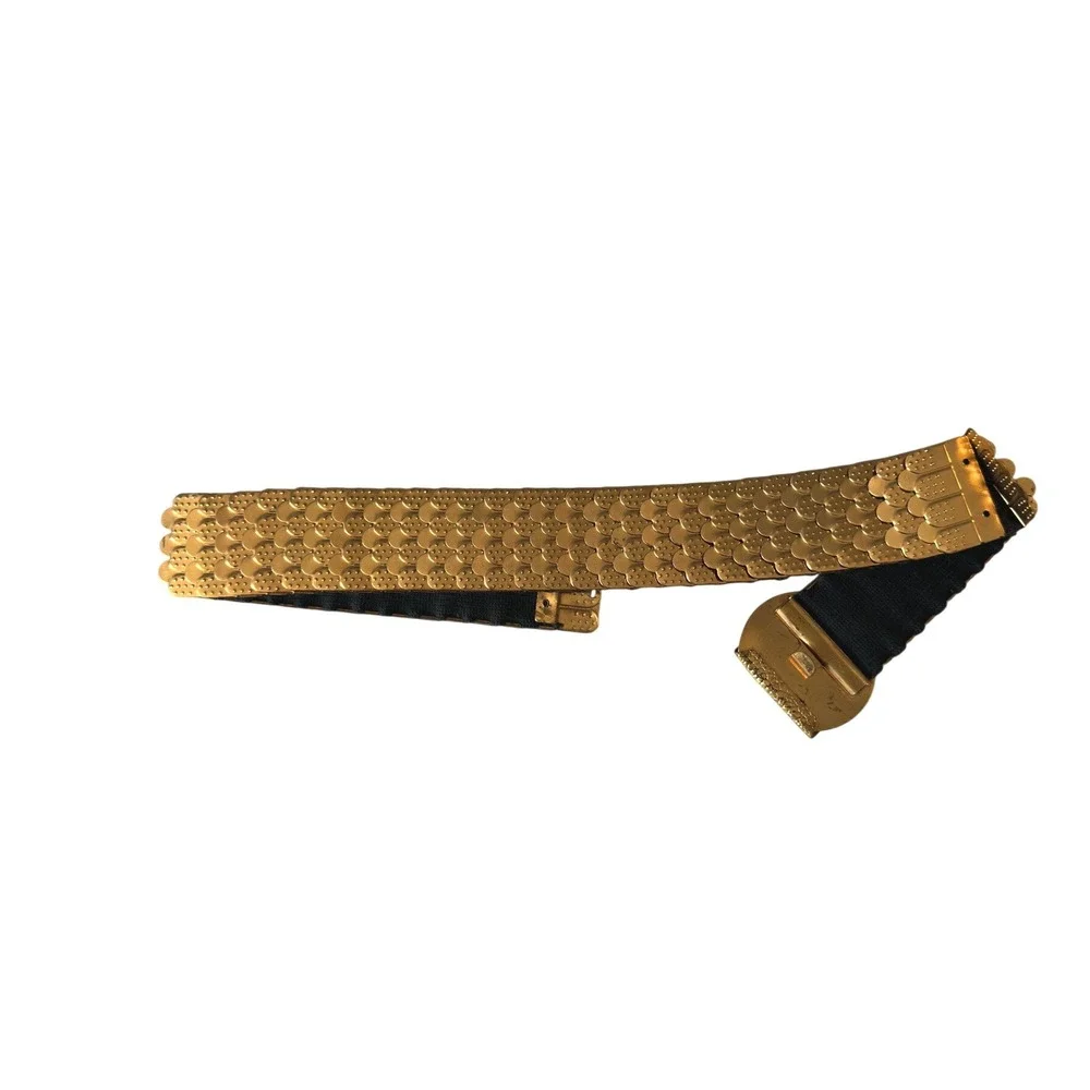 Unbranded as gold striking